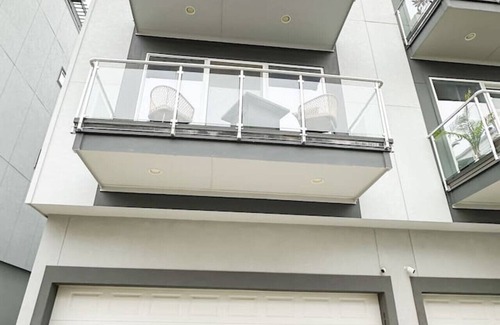 Shady Acres House | High-End 3BR/3.5BA Heights Home w Rooftop & WiFi