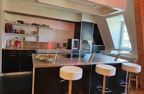 Monbijou Apartment | High End Top Apartment at Center of Bernn5mn walk Bern Central railways Station