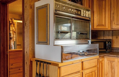 Cody Cabin | High Point Hideout- awe-inspiring mountain top views near Yellowstone National Parks East entrance!