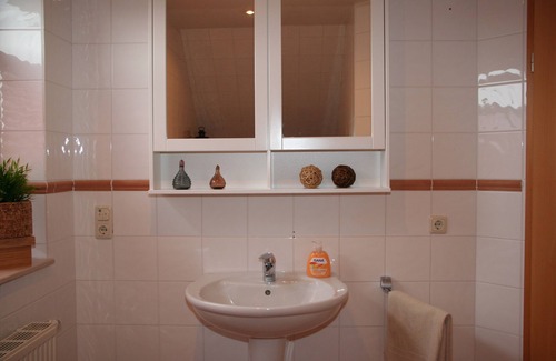 Rinteln Apartment | High quality furnished idyllic country house apartment in historic Rinteln