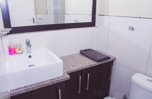 Kingsborough Apartment | High Tide