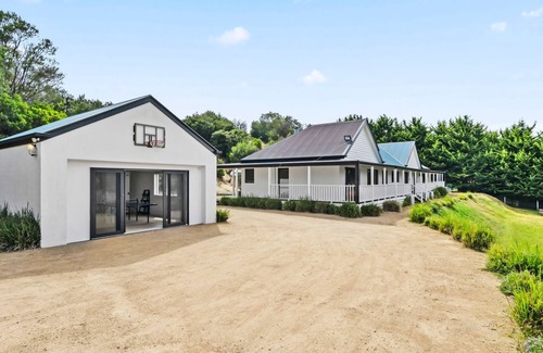 Tootgarook House | Highbury's Peaceful Retreat with gas heated plunge pool