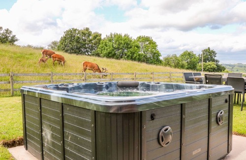 Turnditch House | HIGHCROFT, pet friendly, with hot tub in Turnditch