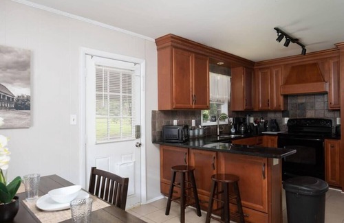 Birmingham House | Highland Drive Hideaway