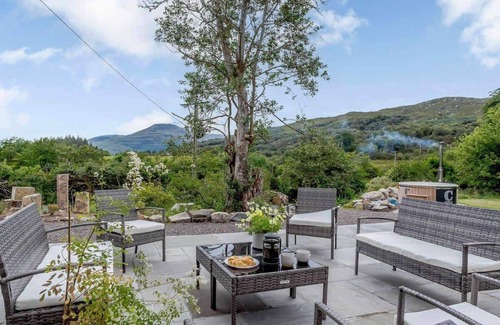 Nostie House | Highland Holiday Home, contemporary styling, hot tub, sauna