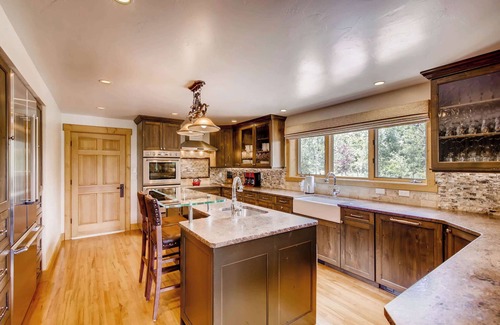 The Highlands House | Highlands Landing! Sweeping Views! 2 miles to Main St!