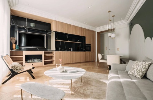 8th Arrondissement Apartment | HIGHSTAY - Luxury Serviced Apartments - Champs-Elysées