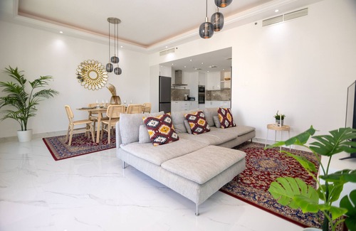Dubai Marina Apartment | HiGuests - Opal Tower Marina