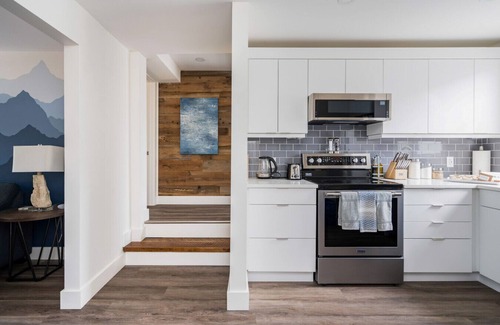 Meaford Apartment | "Hike" at Hills Meaford | 2BD Suite + Pets!