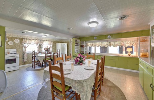 Waneta House | Hike & Fish: Rustic, Timeless McKee Home w/Yard