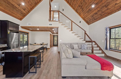 Rogers Apartment | Hike In, Hike Out - Anchor Point in RRG!