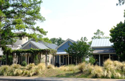Fredericksburg Hotel | Hill Country Herb Garden