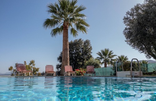 Agia Triada Villa | Hill Top villa,Splendid view,pool,Near tavern