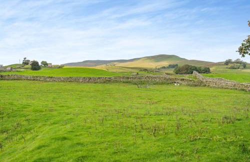 Hawes House | Hill View