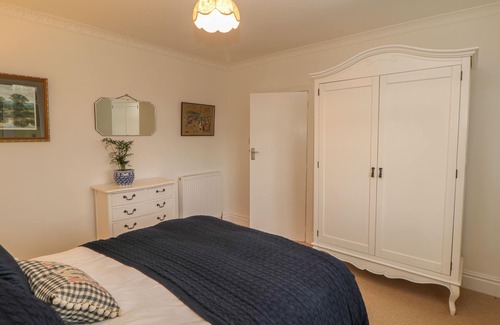 Walworth House | HILL VIEW, pet friendly, with open fire in Darlington