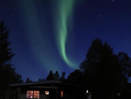 Inari Ski Chalet | Hillavilla in the shores of lake Inari