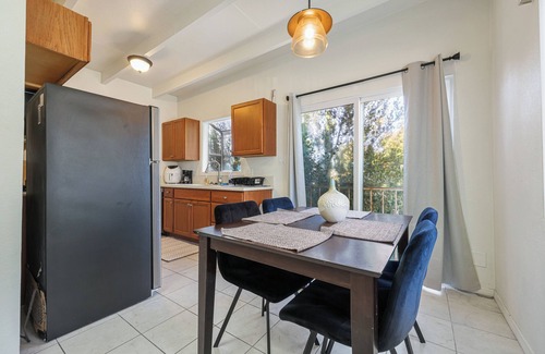 Hillcrest Apartment | Hillcrest Haven: Cozy Condo for peaceful stay