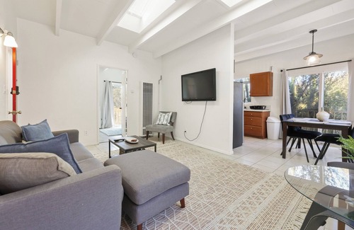 Hillcrest Apartment | Hillcrest Haven: Cozy Condo for peaceful stay