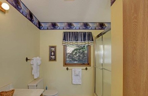 Sunrise Beach House | Hillcrest - Ideal Family Retreat with Hot Tub and Great Water Views. 39 MM