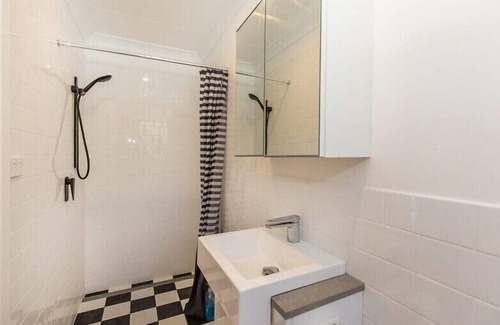Tweed Heads South House | Hillcrest Retreat with River Views