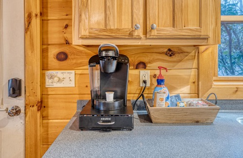 Blue Ridge Ski Chalet | Hillside Chalet-HotTub-Billard-FirePit-5 min to BR