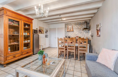 Ubachsberg Cottage | Hillside Family Retreat