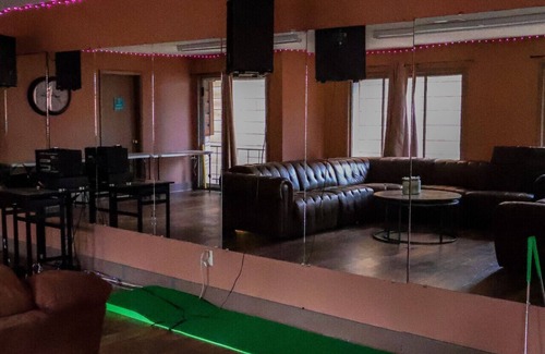 Waynesboro Hotel | Hillside Haven Room 51