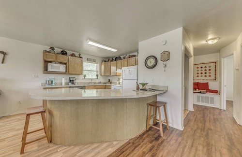 Ruidoso Cottage | Hillside Haven w/Deck < 2 Miles to Dwtn Ruidoso!