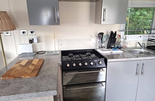 Hastings Apartment | Hillside retreat - 2 bedrooms sleeps 5