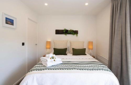 Queenstown City Centre Apartment | Hillside Villa 4- Walk To Town- AC- Free Parking