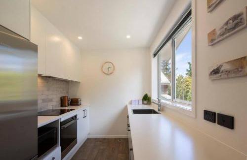 Queenstown City Centre Apartment | Hillside Villa 4- Walk To Town- AC- Free Parking