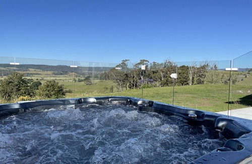 Karoola House | Hilltop Escape