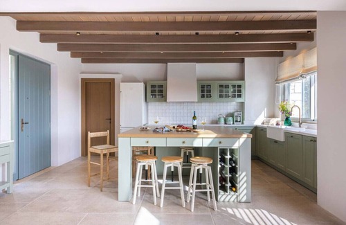 Vlachopoulatika Villa | Hilltop Haven with Olive groves Panorama