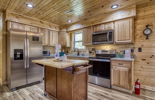 Sevierville Cabin | Hilltop Hideaway 3 Bedroom Cabin by RedAwning