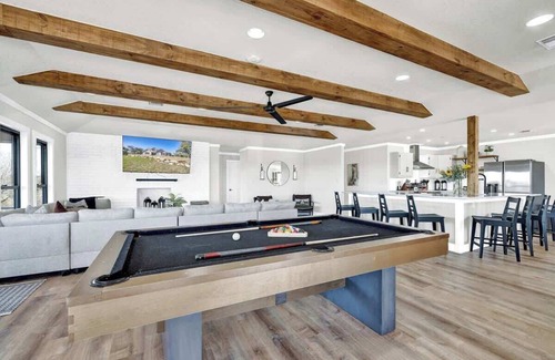 Fredericksburg House | Hilltop Lux Haus With Infinitypool-hottub-pooltable