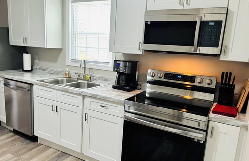 Bowling Green Apartment | Hilltopper Haven - Charming 1-bedroom duplex in downtown Bowling Green
