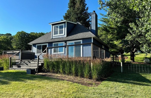 Boyne Falls Cabin | Hillview Haven - Hot tub - Mountain Views -Golf - Kid Friendly