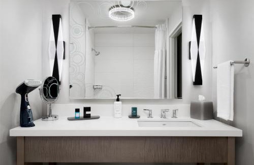 Boca Raton Hotel | Hilton Boca Raton Suites