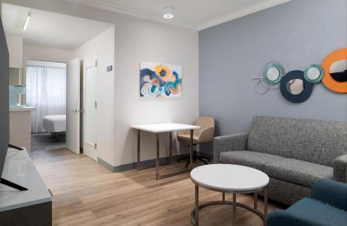 Boca Raton Hotel | Hilton Boca Raton Suites