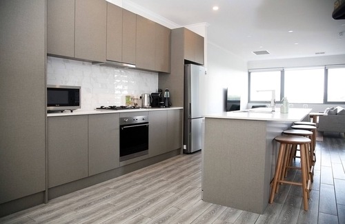 Mile End Apartment | Hilton Executive Apartment