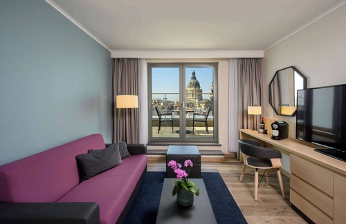 Terezvaros Hotel | Hilton Garden Inn Budapest City Centre