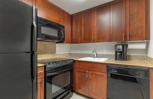 Waikiki Resort | Hilton Grand Vacations Club at Hilton Hawaiian Village