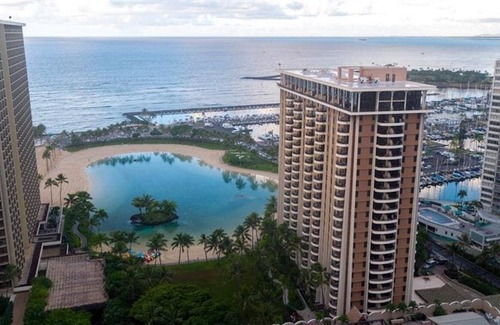 Waikiki Villa | Hilton Hawaiian Village, Lagoon Tower by Hilton Grand Vacations Club 2 bedroom