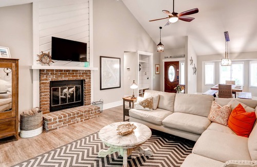 Lawton Woods House | Hilton Head Home in Sea Pines, ½ Mi to the Beach!