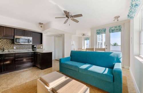 South Beach Apartment | Hilton Vacation Club Crescent on South Beach Miami