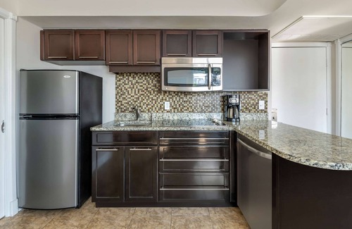 South Beach Apartment | Hilton Vacation Club Crescent on South Beach Miami