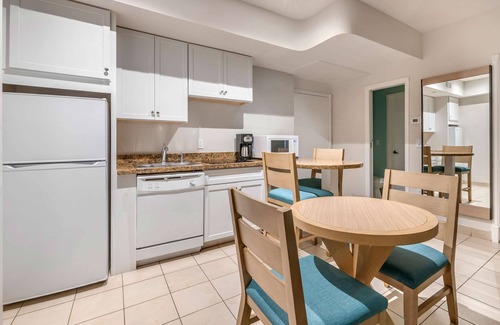 South Beach Apartment | Hilton Vacation Club Crescent on South Beach Miami