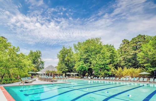Sea Scape Apartment | Hilton Vacation Club Beachwoods Kitty Hawk - 3 BR 1kg 1qn 2twn Suite - Open Loft