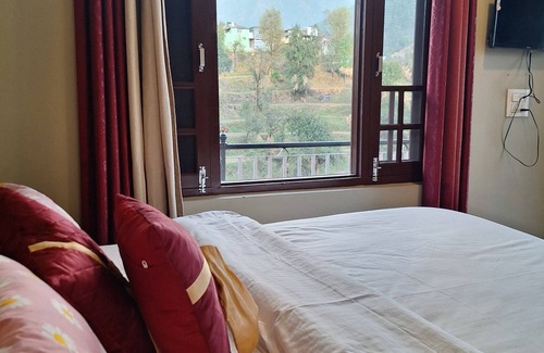 Naddi Bed & Breakfast | Himalayan Serenity