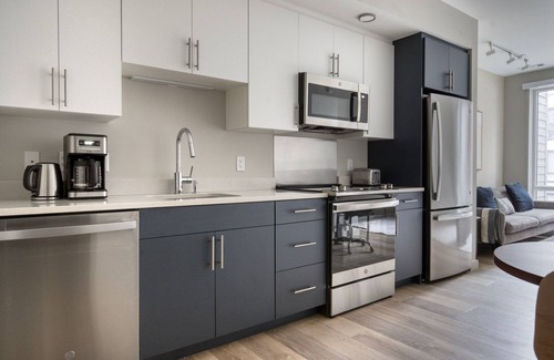 Boston Apartment | Hip Brighton Jr 1BR w/Gym & In-Unit W/D, on the River, by Blueground